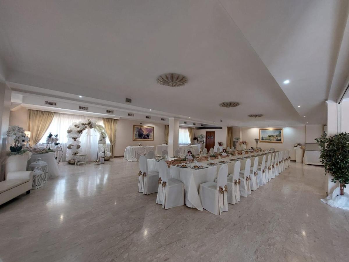 פיוג'י Hotel Ristorante La Ripa מראה חיצוני תמונה